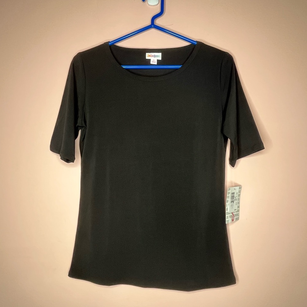 NWT LuLaRoe Gigi Shirt